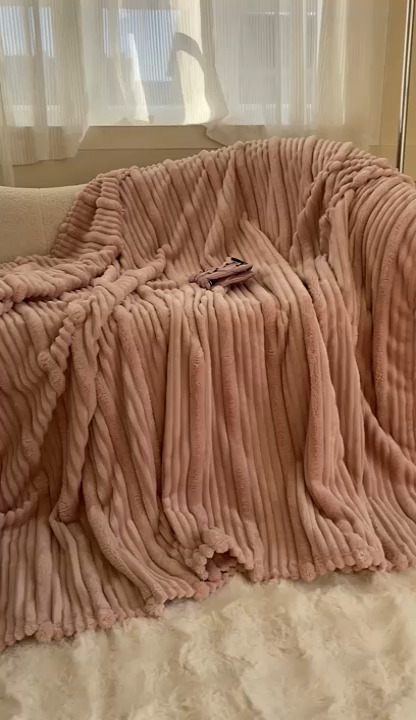 91家纺网 家纺一手货源 找家纺 潮邦创意家居 2025新款澳密绒双面加厚毯毛毯盖毯 澳密绒-粉色