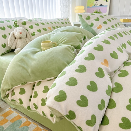 91家纺网 家纺一手货源 找家纺 （总）梓瑄家居 2024新款高克重秋冬加厚小清新印花牛奶绒四件套直播