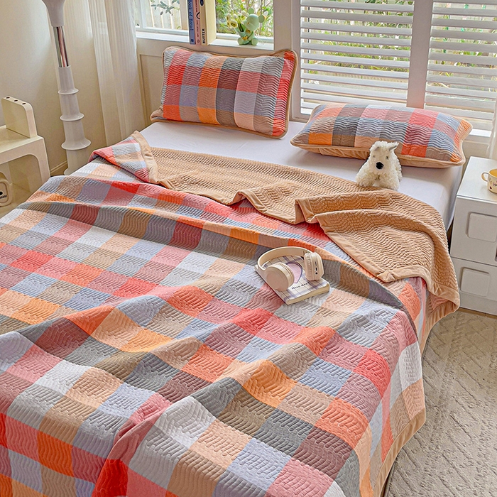 91家纺网 家纺一手货源 找家纺 羽爱家纺 2024新款全棉色织水洗宝宝绒床盖三件套 五光十色