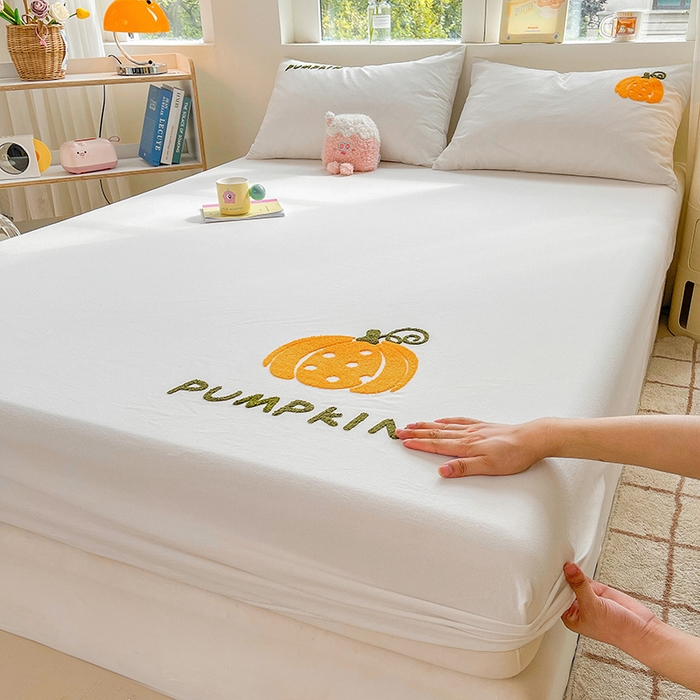 91家纺网 家纺一手货源 找家纺 3C 2024新款全棉色织水洗棉可爱毛巾绣床笠 小南瓜-白