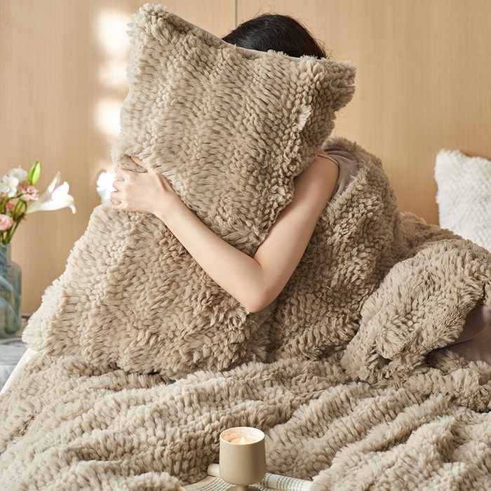 91家纺网 家纺一手货源 找家纺 安哆啦家纺 2024新款高克重10斤轻奢托斯卡纳兔毛绒喷花泡泡牛奶绒四件套 喷花-卡其