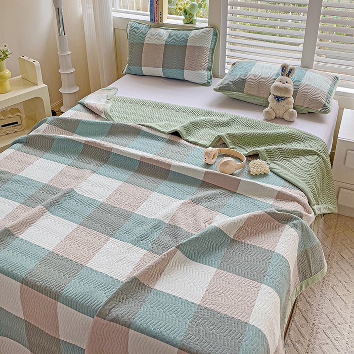 91家纺网 家纺一手货源 找家纺 羽爱家纺 2024新款全棉色织水洗宝宝绒床盖三件套 采绿