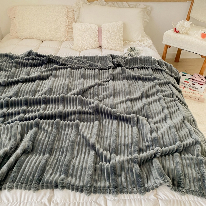 91家纺网 家纺一手货源 找家纺 潮邦创意家居 2025新款澳密绒双面加厚毯毛毯盖毯 澳密绒-深灰