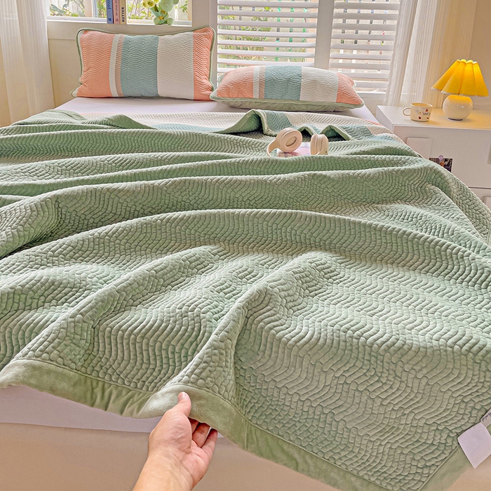 91家纺网 家纺一手货源 找家纺 羽爱家纺 2024新款全棉色织水洗宝宝绒床盖四件套 绿橘