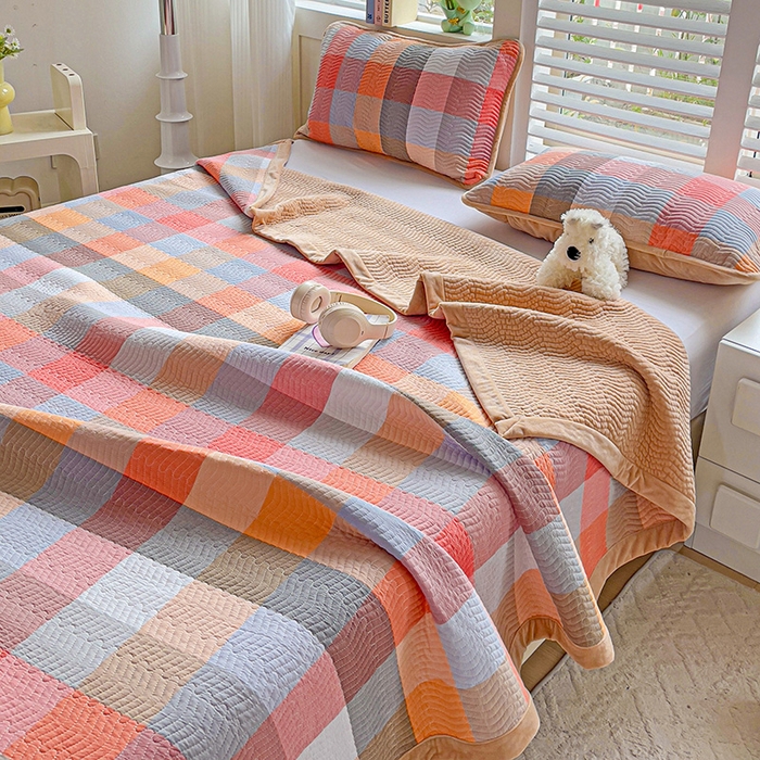 91家纺网 家纺一手货源 找家纺 羽爱家纺 2024新款全棉色织水洗宝宝绒床盖三件套 五光十色