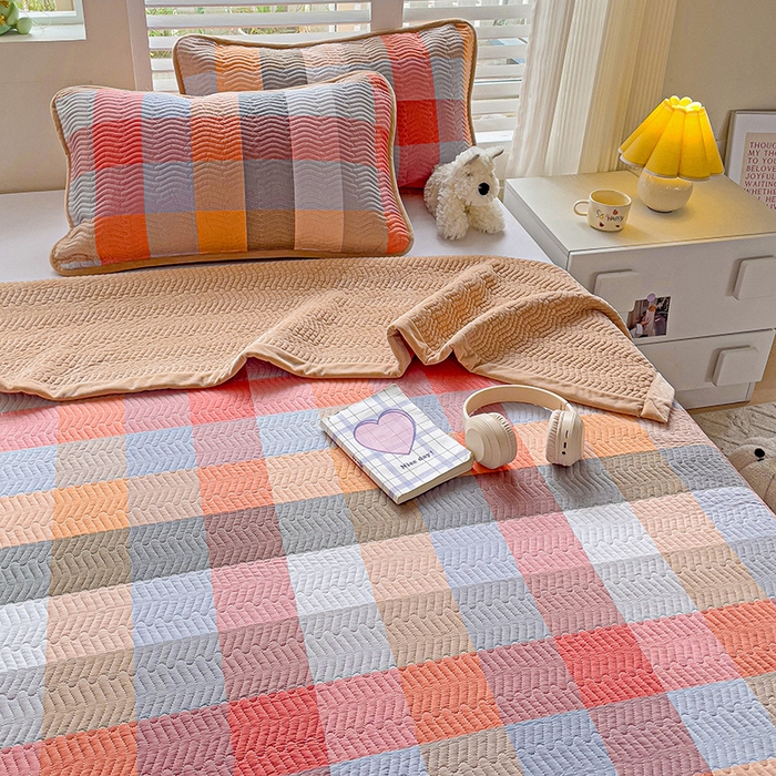 91家纺网 家纺一手货源 找家纺 羽爱家纺 2024新款全棉色织水洗宝宝绒床盖三件套 五光十色