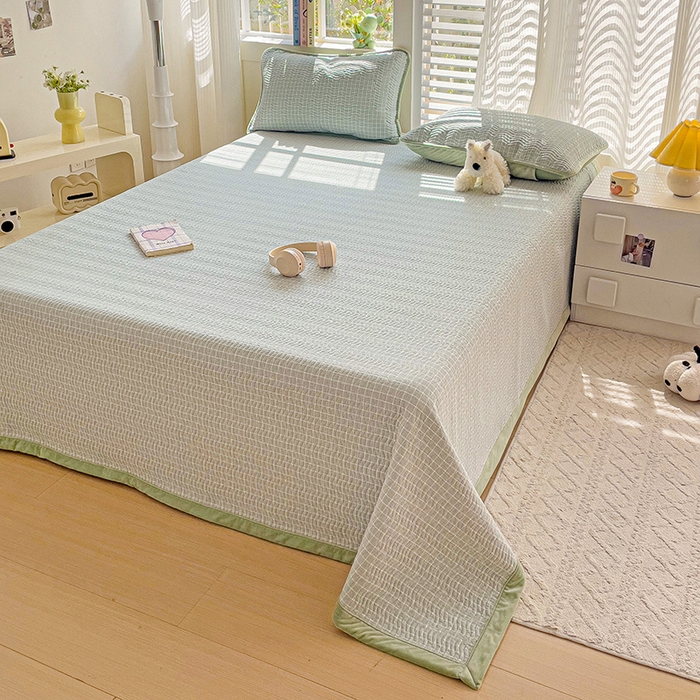 91家纺网 家纺一手货源 找家纺 羽爱家纺 2024新款全棉色织水洗宝宝绒床盖三件套 绿色心情