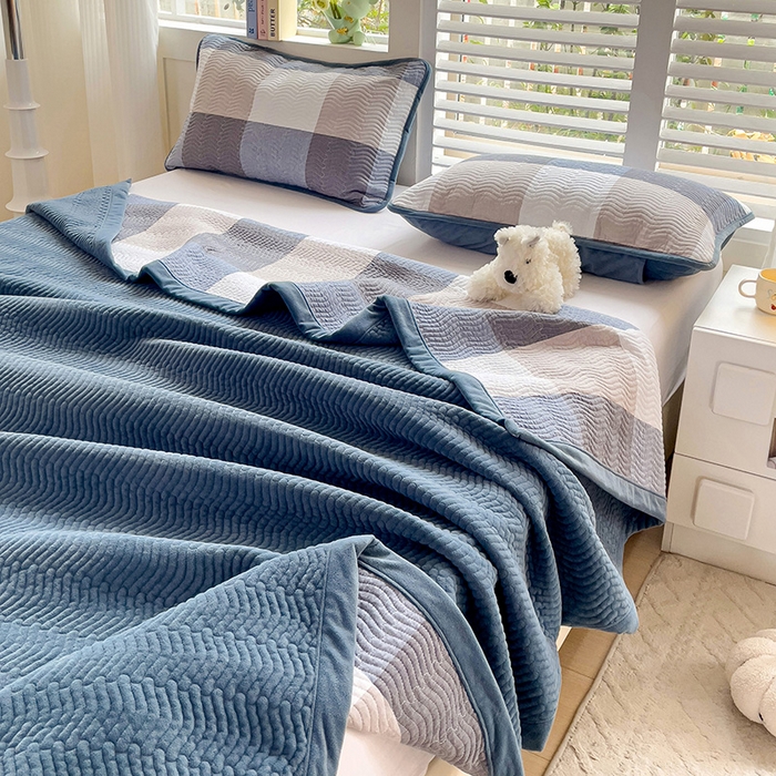 91家纺网 家纺一手货源 找家纺 羽爱家纺 2024新款全棉色织水洗宝宝绒床盖三件套 沁兰