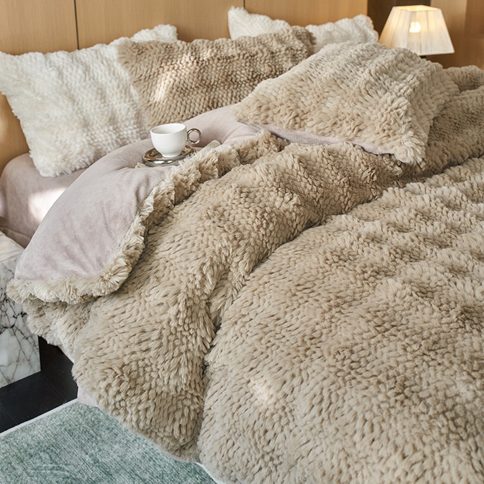 91家纺网 家纺一手货源 找家纺 安哆啦家纺 2024新款高克重10斤轻奢托斯卡纳兔毛绒喷花泡泡牛奶绒四件套 喷花-卡其