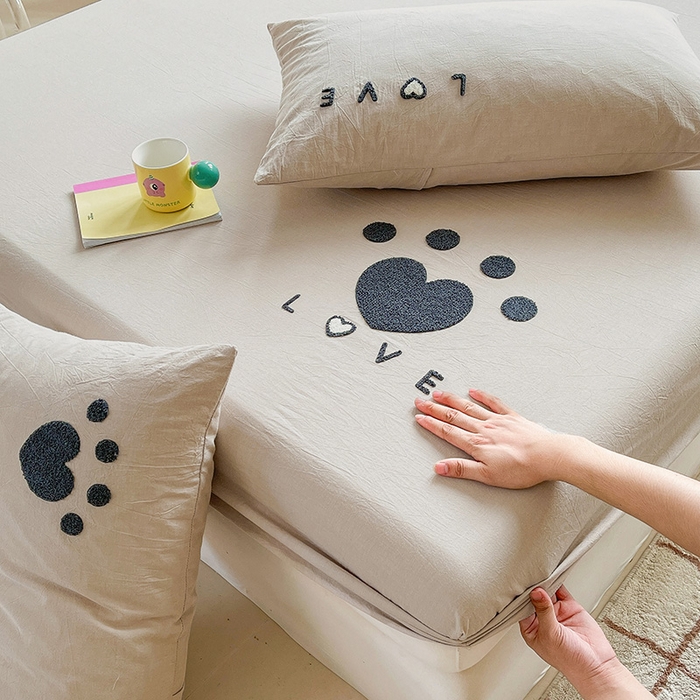 91家纺网 家纺一手货源 找家纺 3C 2024新款全棉色织水洗棉可爱毛巾绣床笠 心情-棕