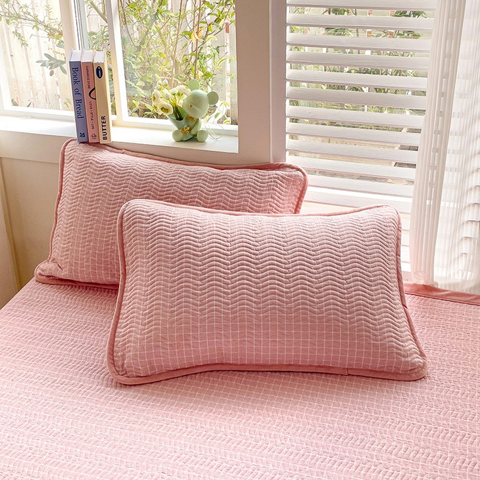 91家纺网 家纺一手货源 找家纺 羽爱家纺 2024新款全棉色织水洗宝宝绒床盖三件套 樱花格