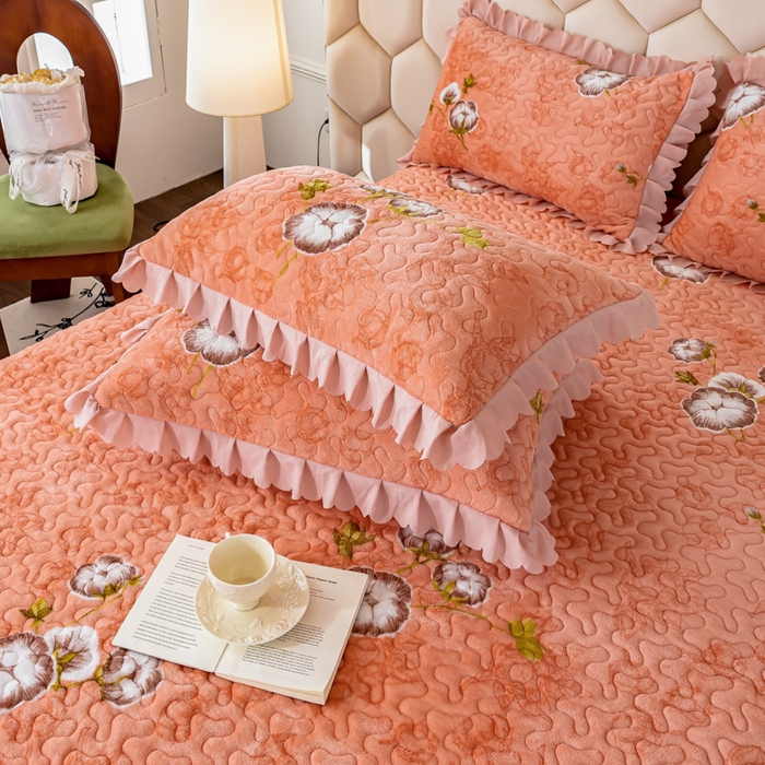 91家纺网 家纺一手货源 找家纺 美莱家纺 2024直播热款加厚秋冬牛奶绒床盖单件床罩床盖四件套 木棉花