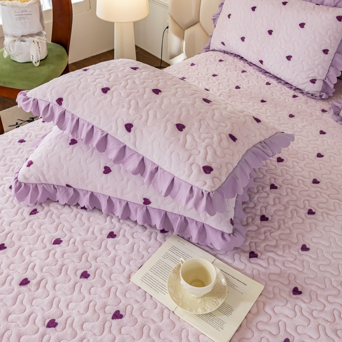 91家纺网 家纺一手货源 找家纺 美莱家纺 2024直播热款加厚秋冬牛奶绒床盖单件床罩床盖四件套 紫爱心