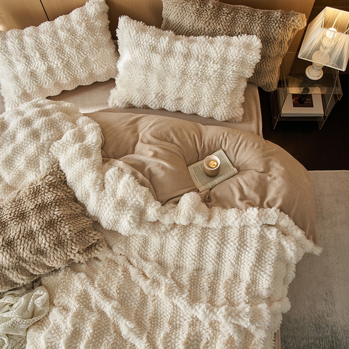 91家纺网 家纺一手货源 找家纺 安哆啦家纺 2024新款高克重10斤轻奢托斯卡纳兔毛绒喷花泡泡牛奶绒四件套 喷花-奶白咖