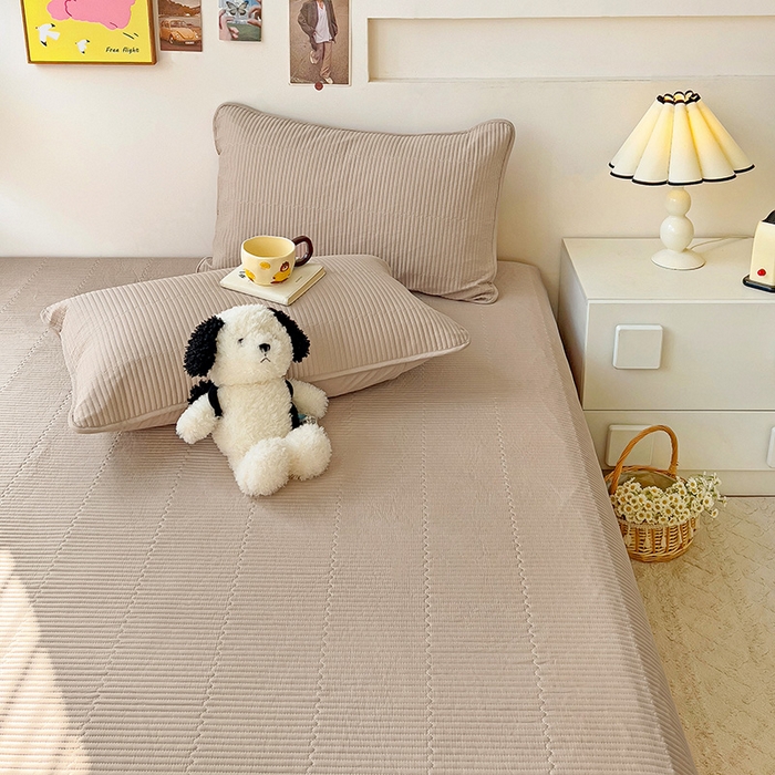 91家纺网 家纺一手货源 找家纺 羽爱2024新款A类全棉纯色榻榻米床盖香槟色