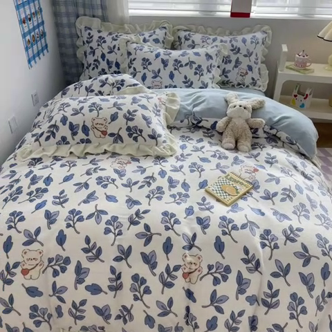 91家纺网 家纺一手货源 找家纺 典曼家纺 2024新款A类韩版牛奶绒四件套 快乐熊