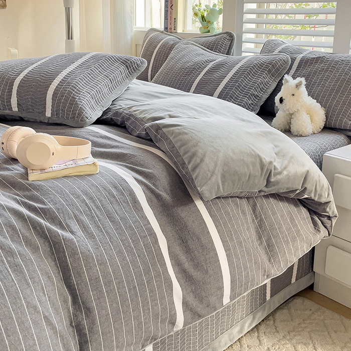 91家纺网 家纺一手货源 找家纺 羽爱家纺 2024新款全棉色织水洗宝宝绒床盖四件套 记忆灰