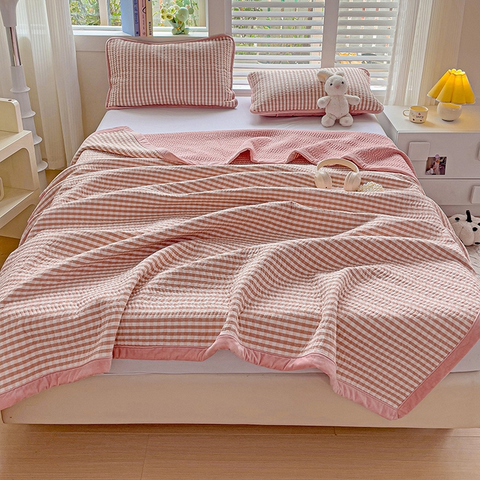 91家纺网 家纺一手货源 找家纺 羽爱家纺 2024新款全棉色织水洗宝宝绒床盖三件套 玉格格