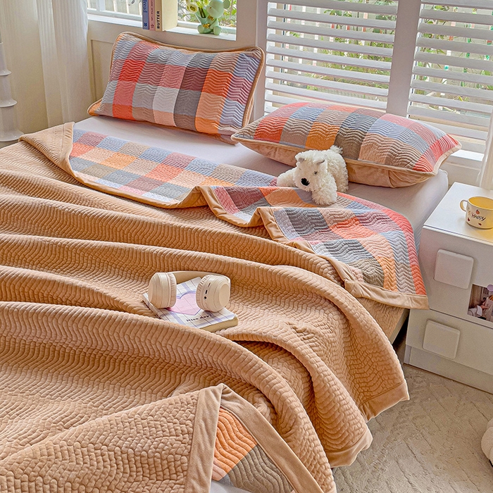 91家纺网 家纺一手货源 找家纺 羽爱家纺 2024新款全棉色织水洗宝宝绒床盖四件套 五光十色