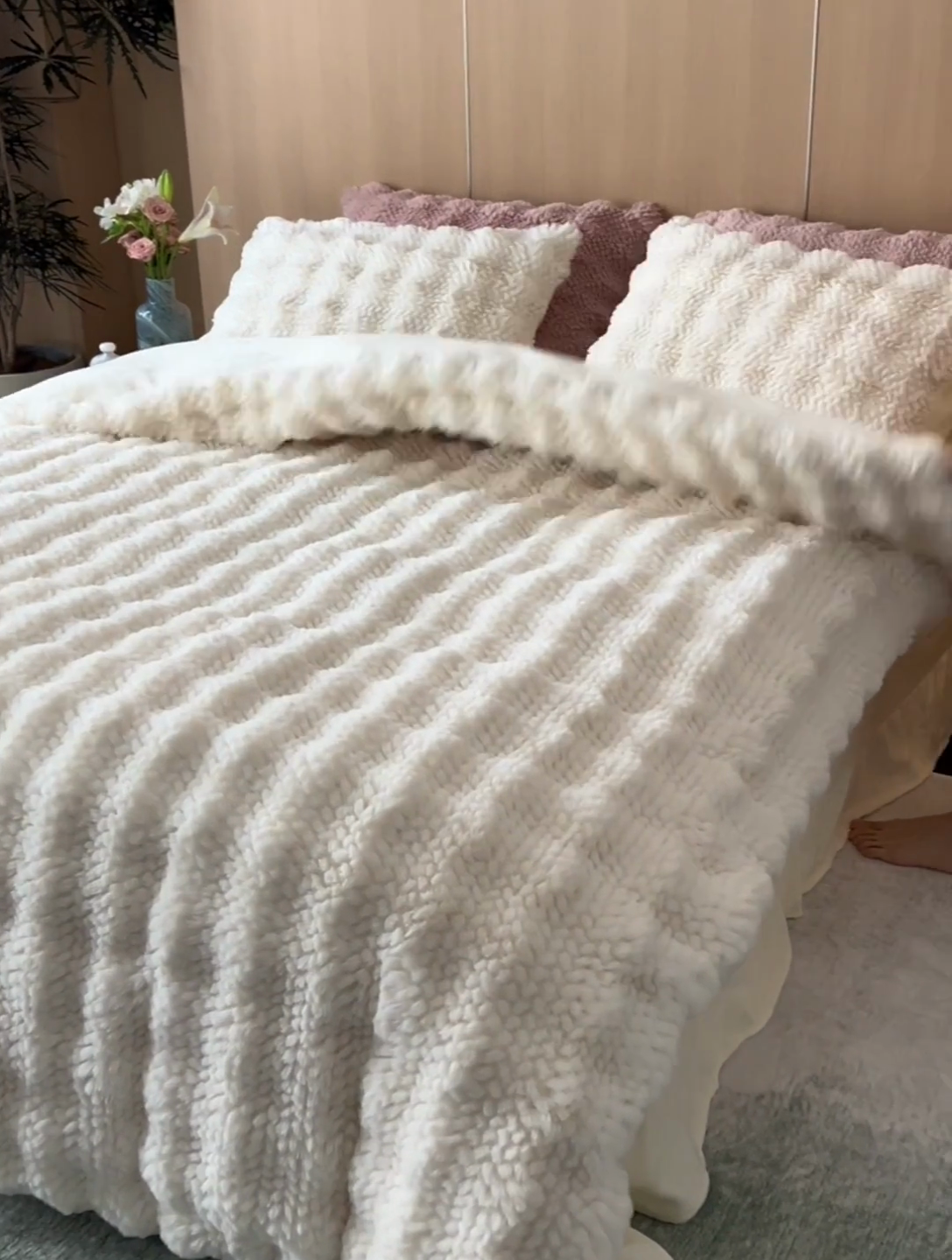 91家纺网 家纺一手货源 找家纺 安哆啦家纺 2024新款高克重10斤轻奢托斯卡纳兔毛绒喷花泡泡牛奶绒四件套 喷花-奶油白