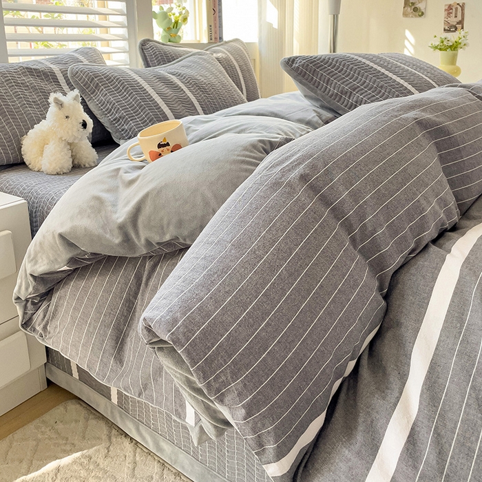 91家纺网 家纺一手货源 找家纺 羽爱家纺 2024新款全棉色织水洗宝宝绒床盖四件套 记忆灰