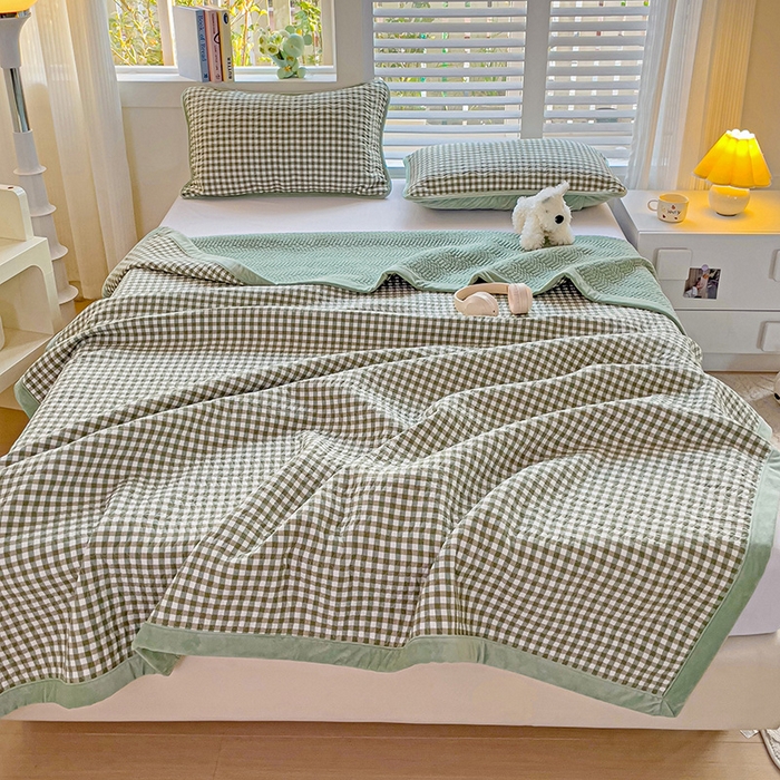 91家纺网 家纺一手货源 找家纺 羽爱家纺 2024新款全棉色织水洗宝宝绒床盖四件套 绿意盎然