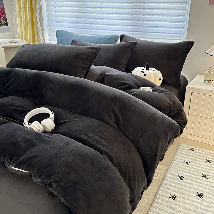 91家纺网 家纺一手货源 找家纺 梓瑄家居 2024新款高克重秋冬加厚双拼牛奶绒单枕套 高级黑灰