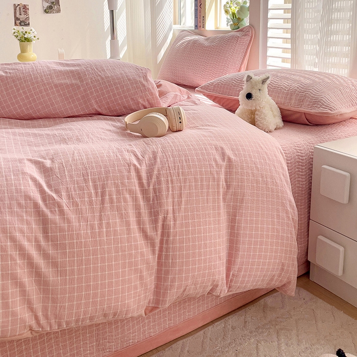 91家纺网 家纺一手货源 找家纺 羽爱家纺 2024新款全棉色织水洗宝宝绒床盖四件套 樱花格