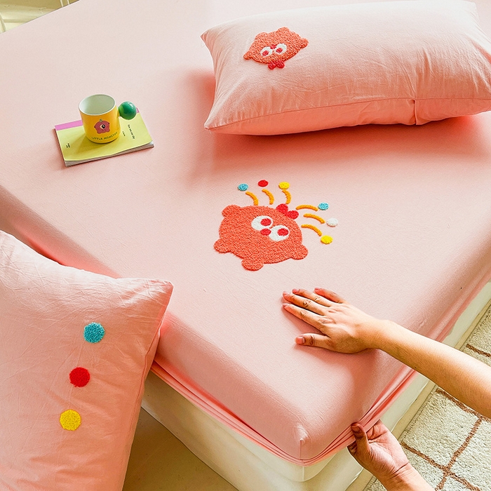 91家纺网 家纺一手货源 找家纺 3C 2024新款全棉色织水洗棉可爱毛巾绣床笠 小可爱-粉