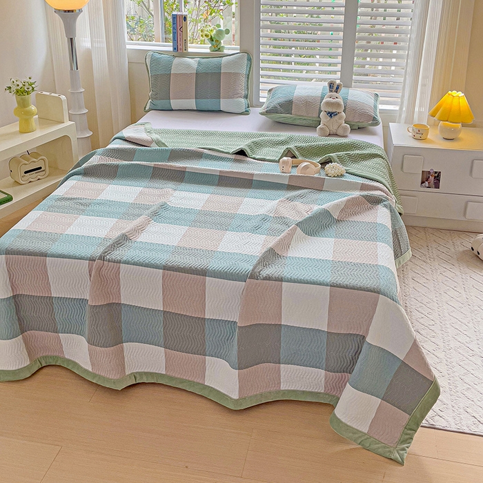 91家纺网 家纺一手货源 找家纺 羽爱家纺 2024新款全棉色织水洗宝宝绒床盖三件套 采绿