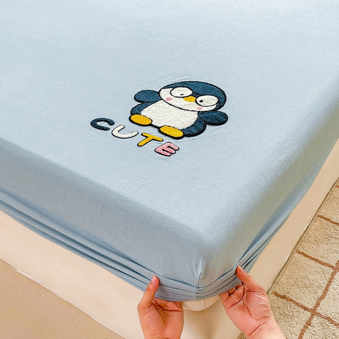 91家纺网 家纺一手货源 找家纺 3C 2024新款全棉色织水洗棉可爱毛巾绣床笠 企鹅-蓝