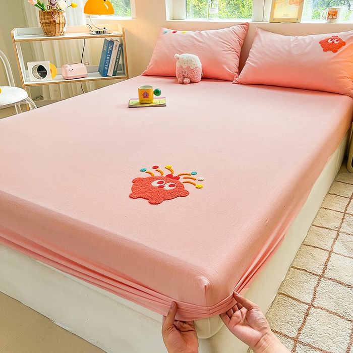 91家纺网 家纺一手货源 找家纺 3C 2024新款全棉色织水洗棉可爱毛巾绣床笠 小可爱-粉