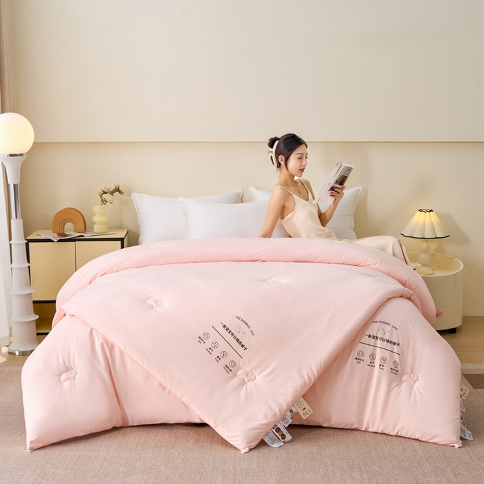 91家纺网 家纺一手货源 找家纺 棉乐町 2025新款A类母婴级澳洲羊毛被子母被直播爆款冬被被芯春秋被 粉色