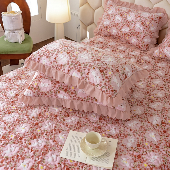 91家纺网 家纺一手货源 找家纺 美莱家纺 2024直播热款加厚秋冬牛奶绒床盖单件床罩床盖四件套 小桃兔兔