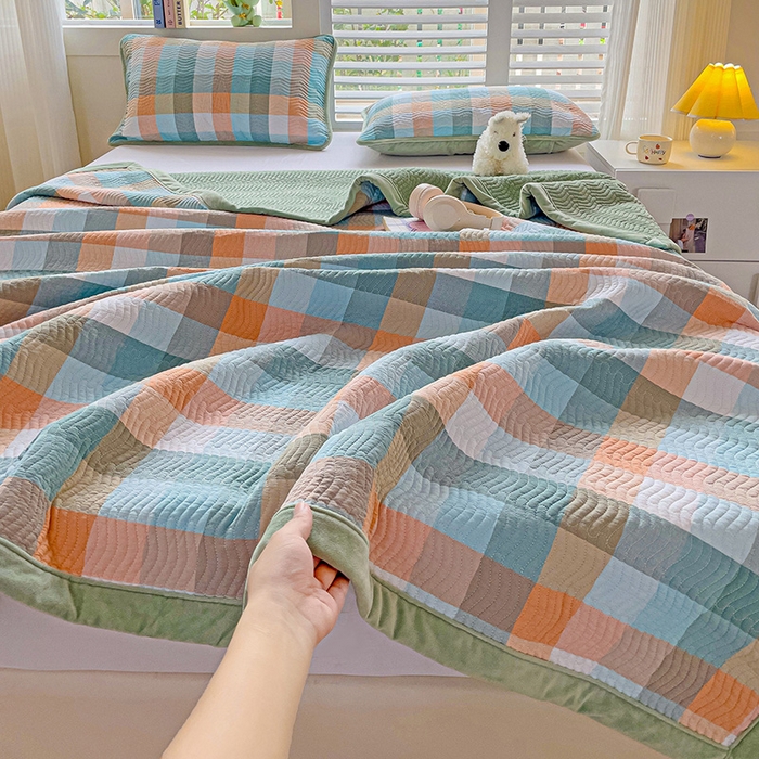 91家纺网 家纺一手货源 找家纺 羽爱家纺 2024新款全棉色织水洗宝宝绒床盖三件套 桔小格