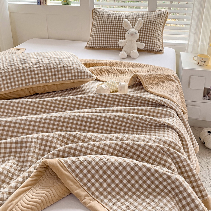 91家纺网 家纺一手货源 找家纺 羽爱家纺 2024新款全棉色织水洗宝宝绒床盖四件套 米小格