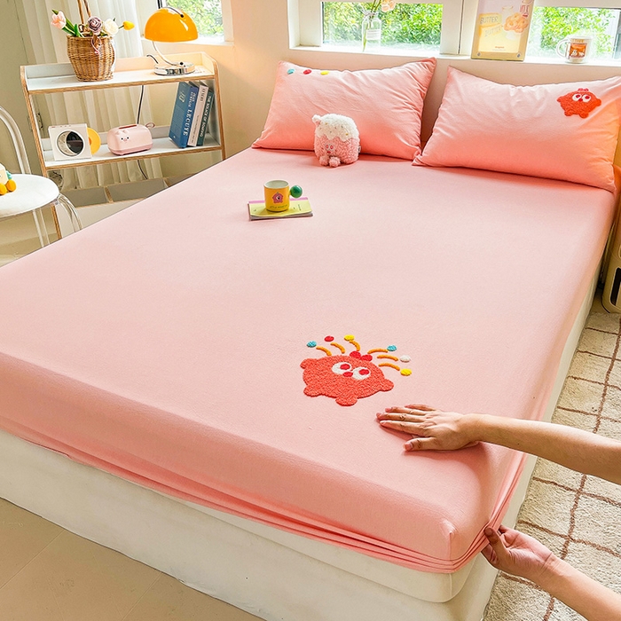 91家纺网 家纺一手货源 找家纺 3C 2024新款全棉色织水洗棉可爱毛巾绣床笠 小可爱-粉