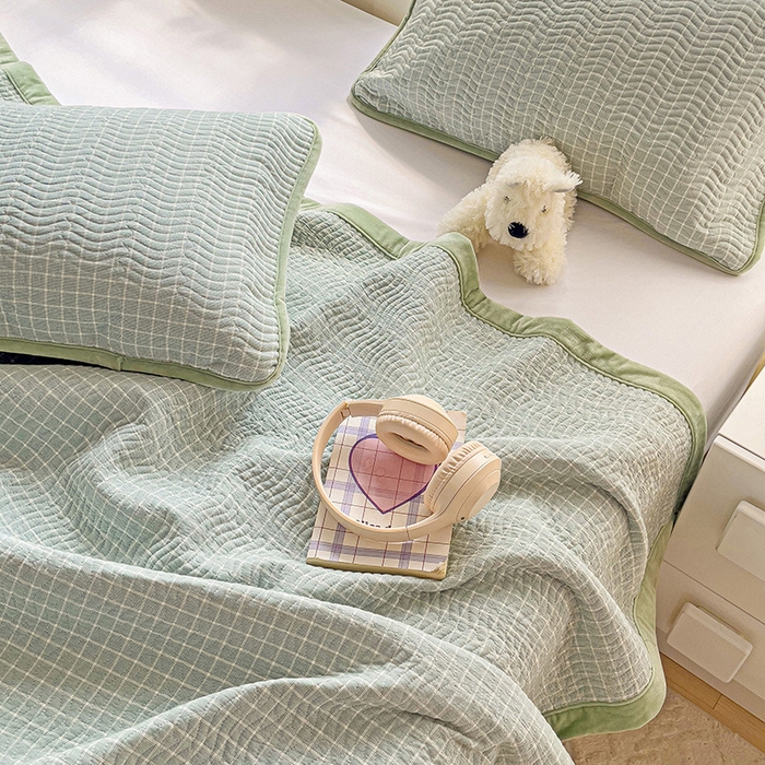 91家纺网 家纺一手货源 找家纺 羽爱家纺 2024新款全棉色织水洗宝宝绒床盖四件套 绿色心情