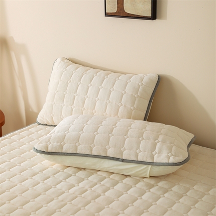 91家纺网 家纺一手货源 找家纺 （总）凌云家纺 2025新款牛奶绒夹棉枕套