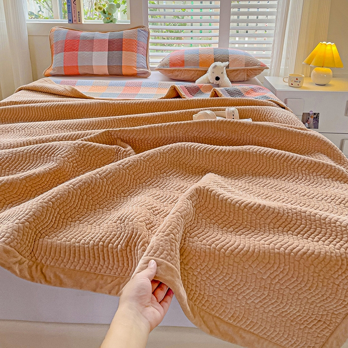 91家纺网 家纺一手货源 找家纺 羽爱家纺 2024新款全棉色织水洗宝宝绒床盖三件套 五光十色