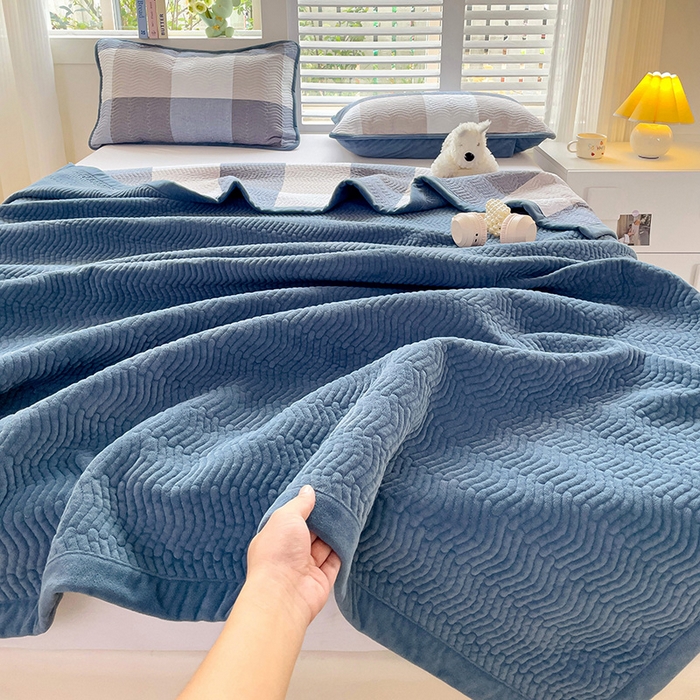 91家纺网 家纺一手货源 找家纺 羽爱家纺 2024新款全棉色织水洗宝宝绒床盖三件套 沁兰