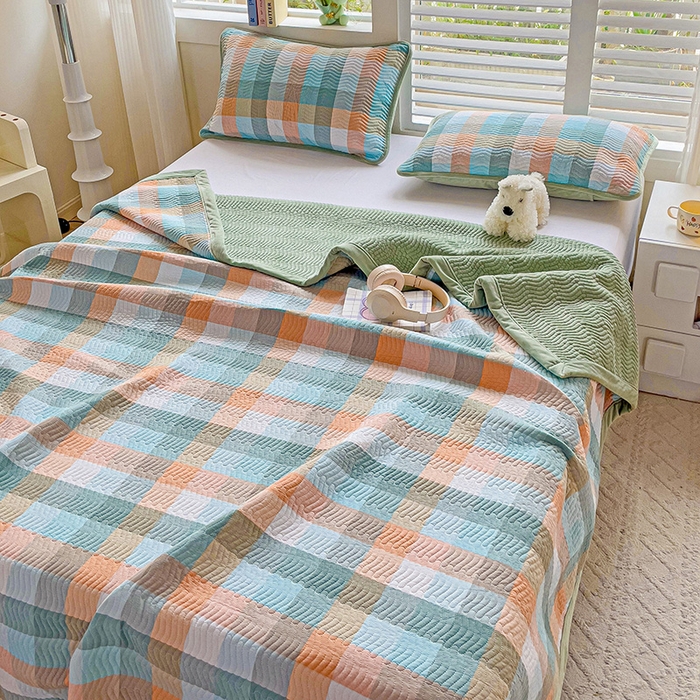 91家纺网 家纺一手货源 找家纺 羽爱家纺 2024新款全棉色织水洗宝宝绒床盖三件套 桔小格