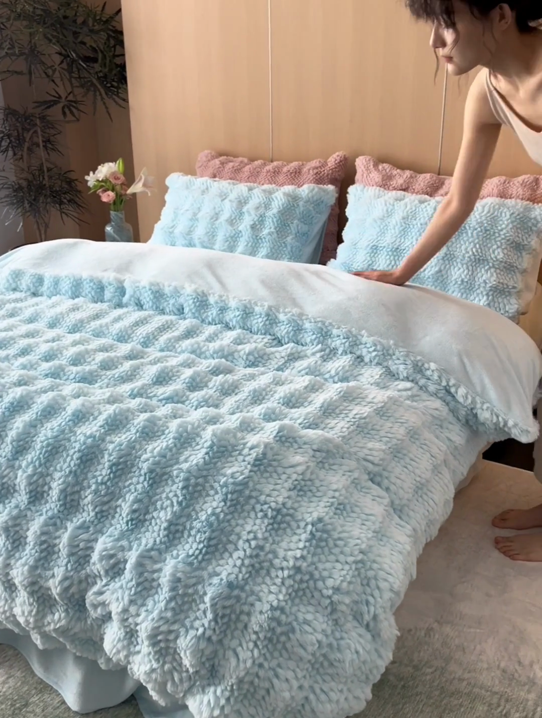 91家纺网 家纺一手货源 找家纺 安哆啦家纺 2024新款高克重10斤轻奢托斯卡纳兔毛绒喷花泡泡牛奶绒四件套 喷花-天空蓝