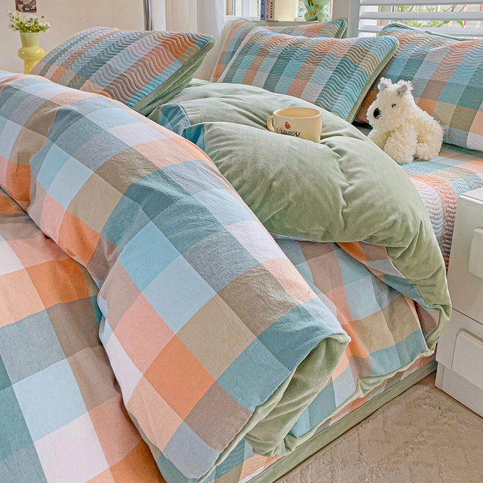 91家纺网 家纺一手货源 找家纺 羽爱家纺 2024新款全棉色织水洗宝宝绒床盖四件套 桔小格