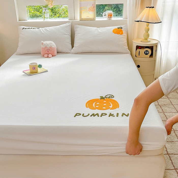 91家纺网 家纺一手货源 找家纺 3C 2024新款全棉色织水洗棉可爱毛巾绣床笠 小南瓜-白