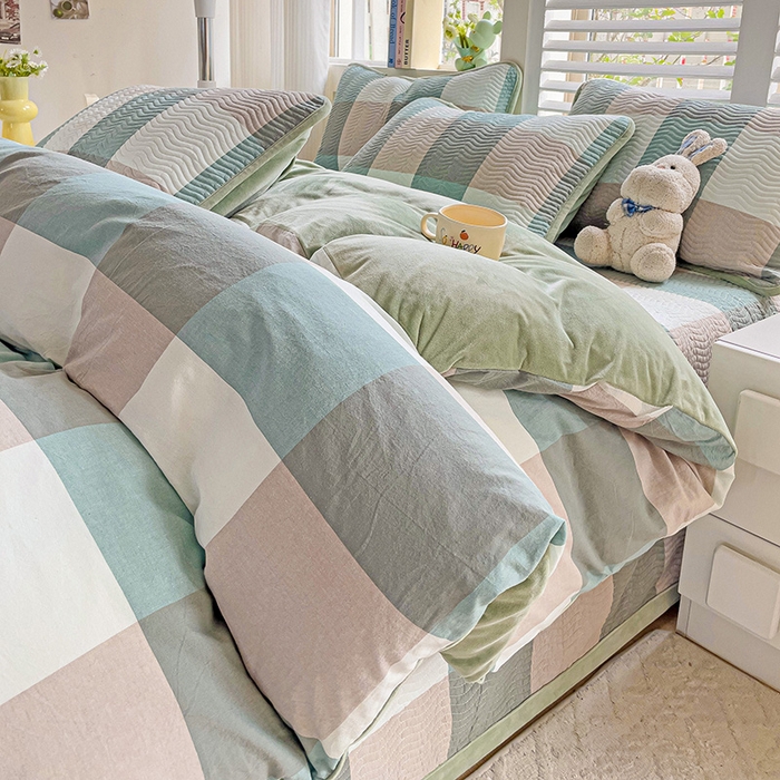 91家纺网 家纺一手货源 找家纺 羽爱家纺 2024新款全棉色织水洗宝宝绒床盖四件套 采绿