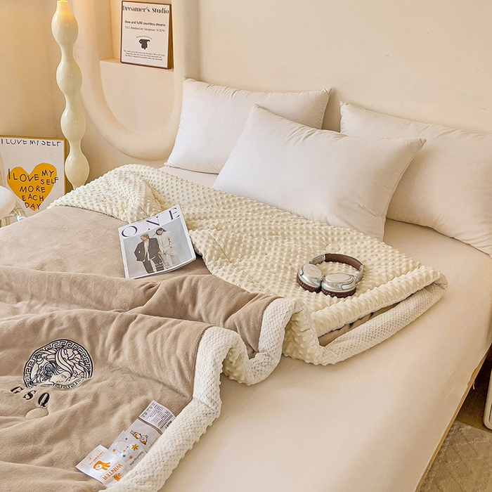 91家纺网 家纺一手货源 找家纺 柏薇 2024新款加绒加厚牛奶绒豆豆冬被 牛奶绒豆豆被-驼色