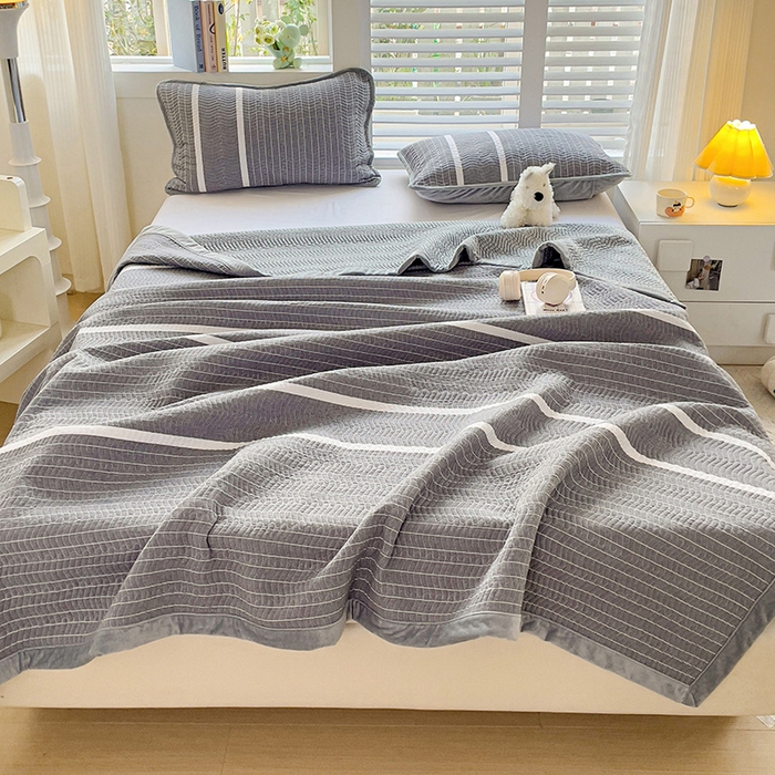 91家纺网 家纺一手货源 找家纺 羽爱家纺 2024新款全棉色织水洗宝宝绒床盖四件套 记忆灰