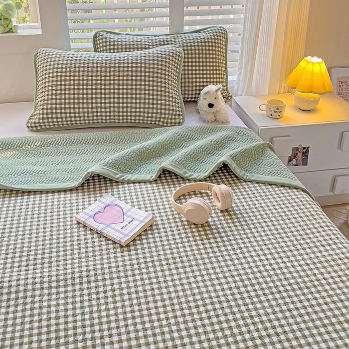 91家纺网 家纺一手货源 找家纺 羽爱家纺 2024新款全棉色织水洗宝宝绒床盖三件套 绿意盎然