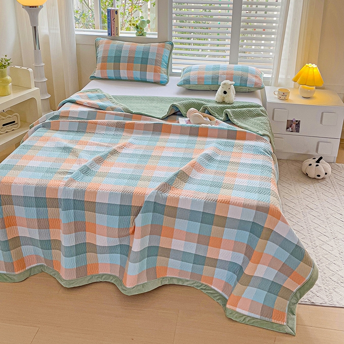 91家纺网 家纺一手货源 找家纺 羽爱家纺 2024新款全棉色织水洗宝宝绒床盖三件套 桔小格